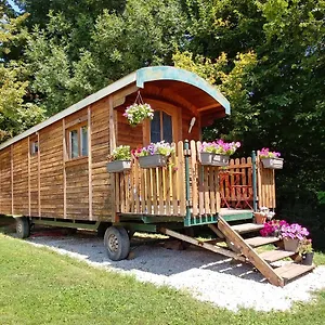 Séjour à la campagne La Roulotte De Fleur, Saint-Sauveur (Isere)